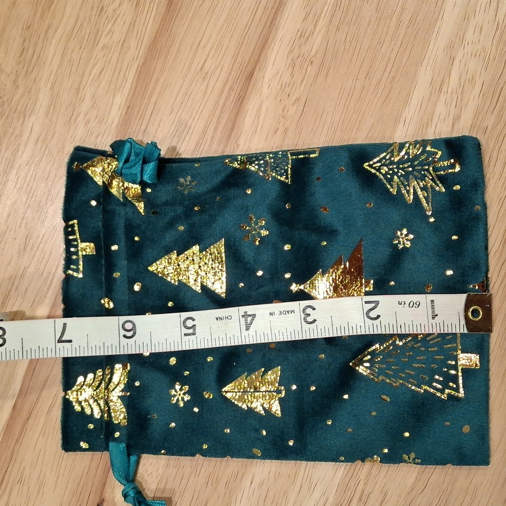 5 Green & Gold Drawstring Bags - Picture 6 of 9